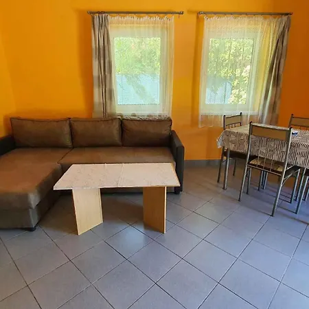 Near In Siofok-balaton 20002 Apartman
