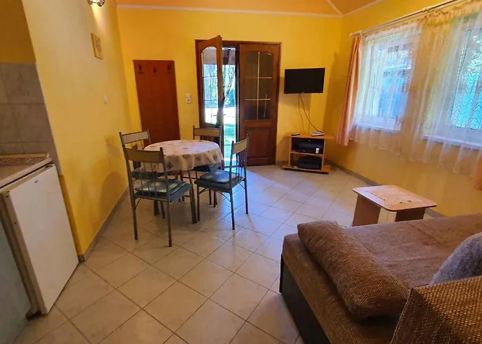 Near In Siofok-balaton 20002 Шиофок